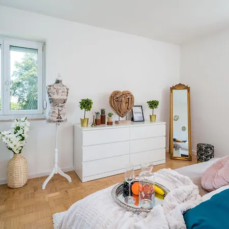 Eg Rechts Helle 80m 3-zimmer Naehe Salzburg By Interhome Freilassing