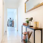 Eg Rechts Helle 80m 3-zimmer Naehe Salzburg By Interhome 아파트 *