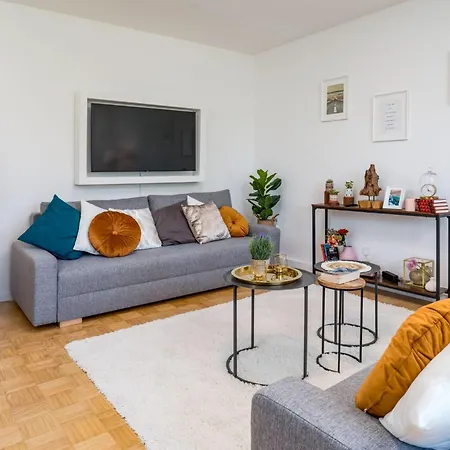 아파트 Eg Rechts Helle 80m 3-zimmer Naehe Salzburg By Interhome *